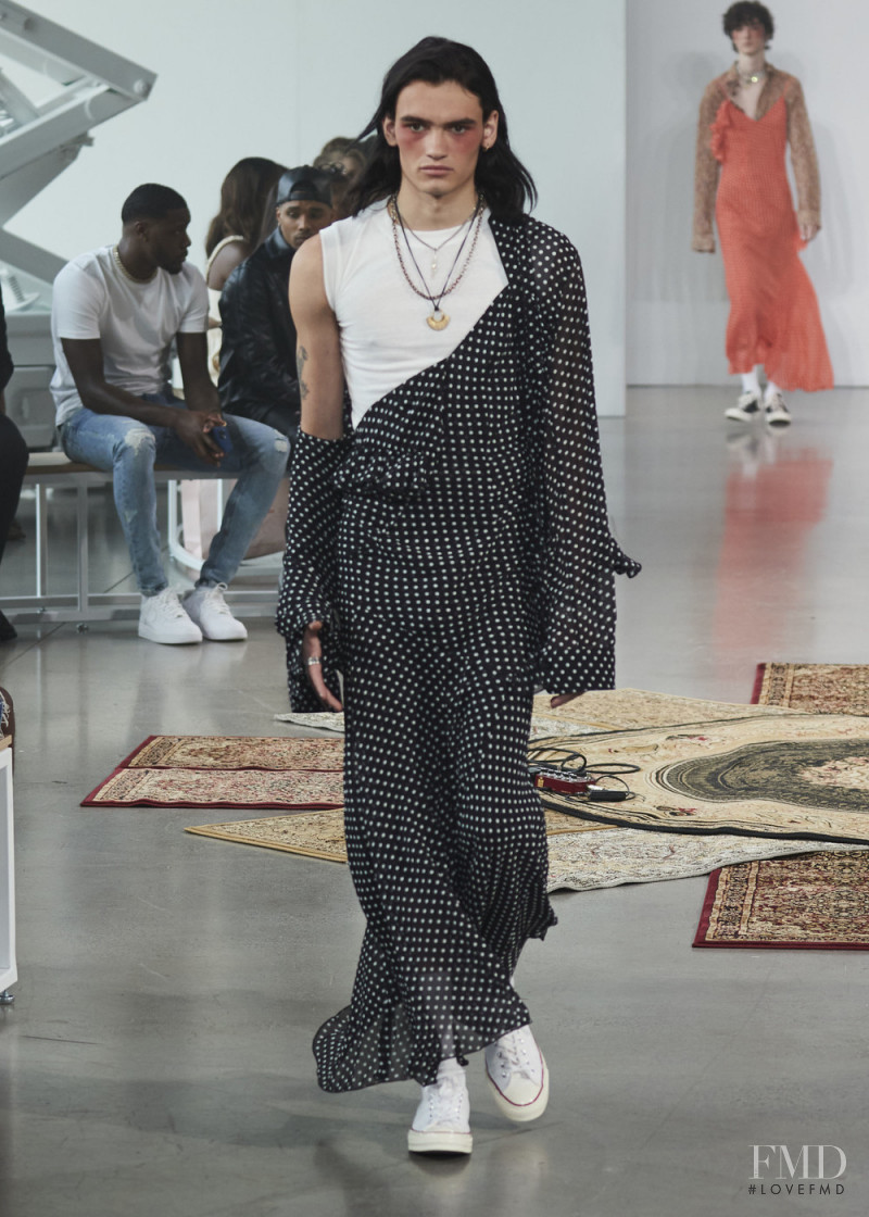 Kenneth Nicholson fashion show for Spring/Summer 2022