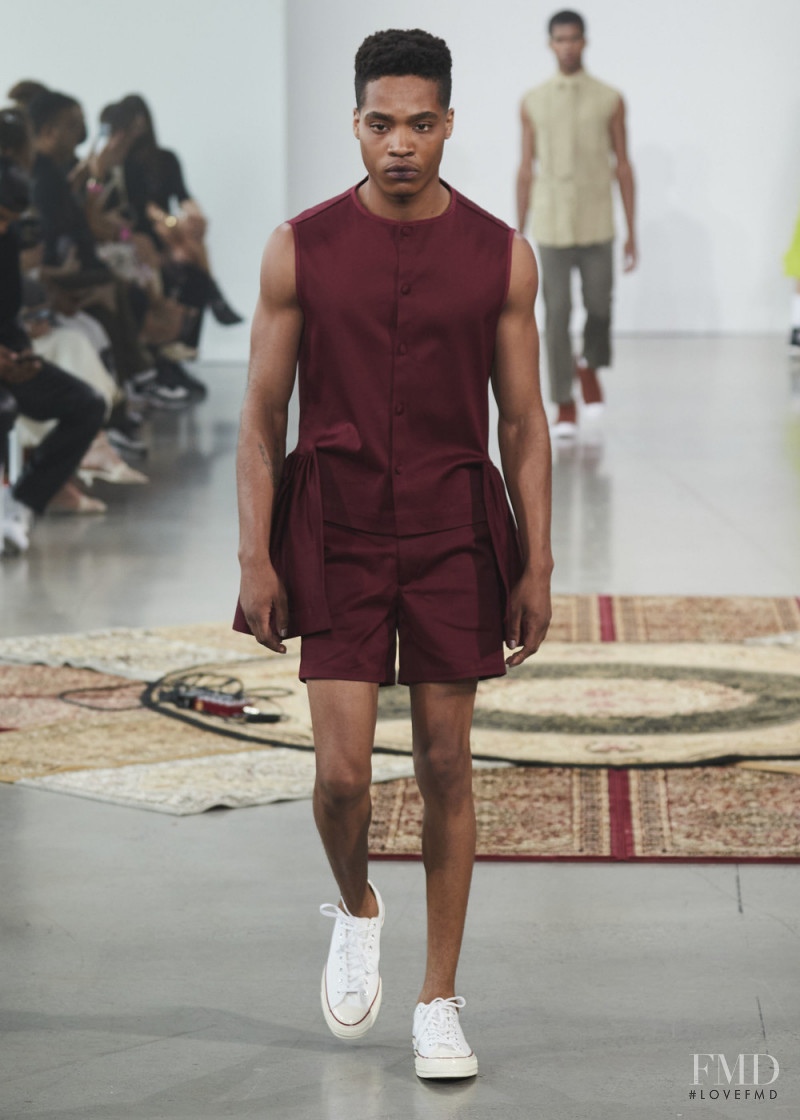 Kenneth Nicholson fashion show for Spring/Summer 2022