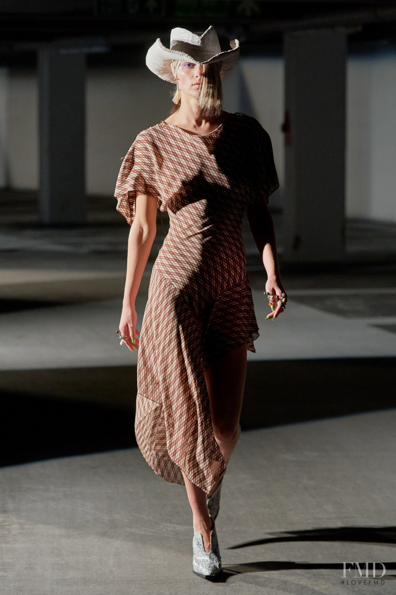 Harriet Longhurst featured in  the Knwls fashion show for Spring/Summer 2022