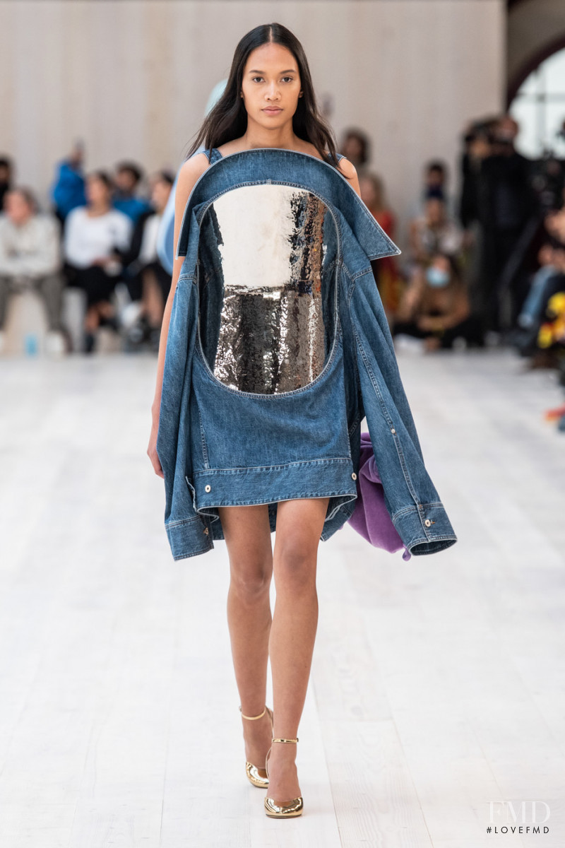 Tia Wan featured in  the Loewe fashion show for Spring/Summer 2022