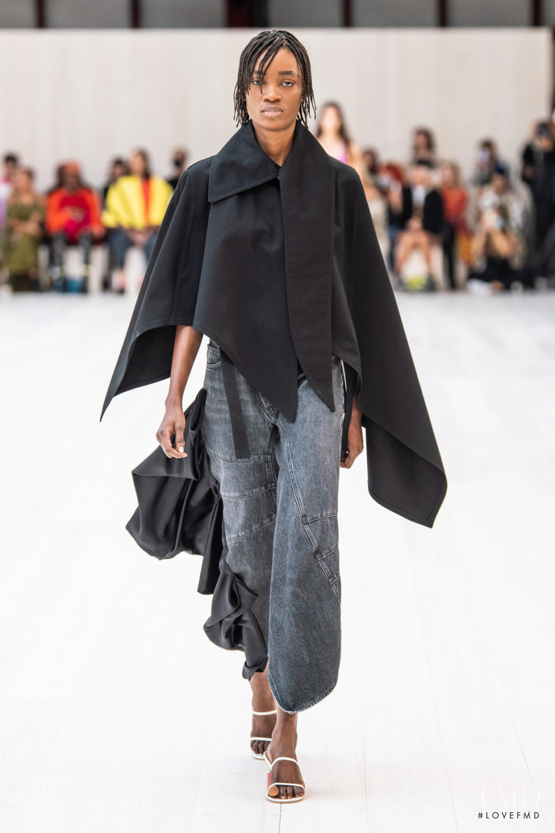 Victoria Daropale featured in  the Loewe fashion show for Spring/Summer 2022