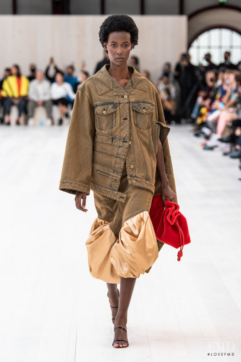 Jennifer Girukwishaka featured in  the Loewe fashion show for Spring/Summer 2022