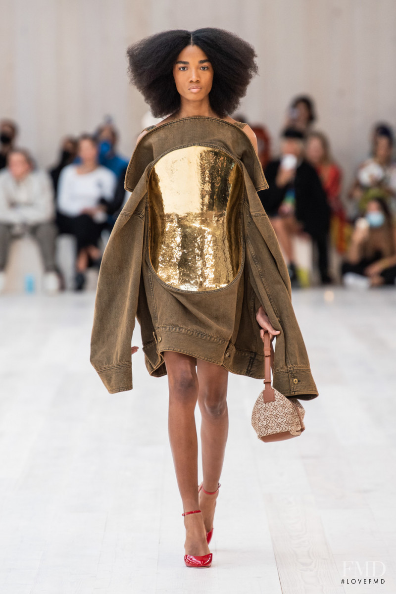 Shantae Leslie featured in  the Loewe fashion show for Spring/Summer 2022