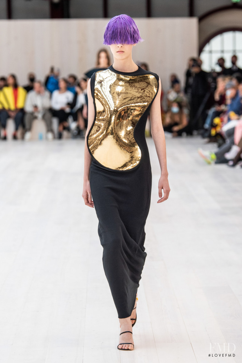 Emilija Stankovic featured in  the Loewe fashion show for Spring/Summer 2022
