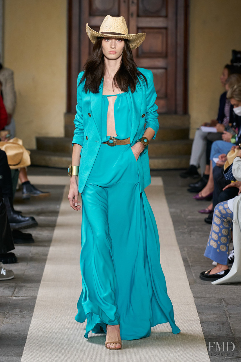 Luisa Spagnoli fashion show for Spring/Summer 2022
