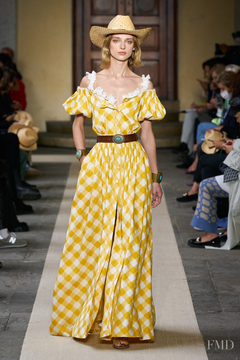 Luisa Spagnoli fashion show for Spring/Summer 2022