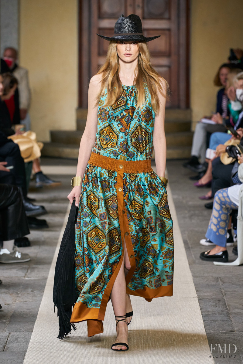 Luisa Spagnoli fashion show for Spring/Summer 2022