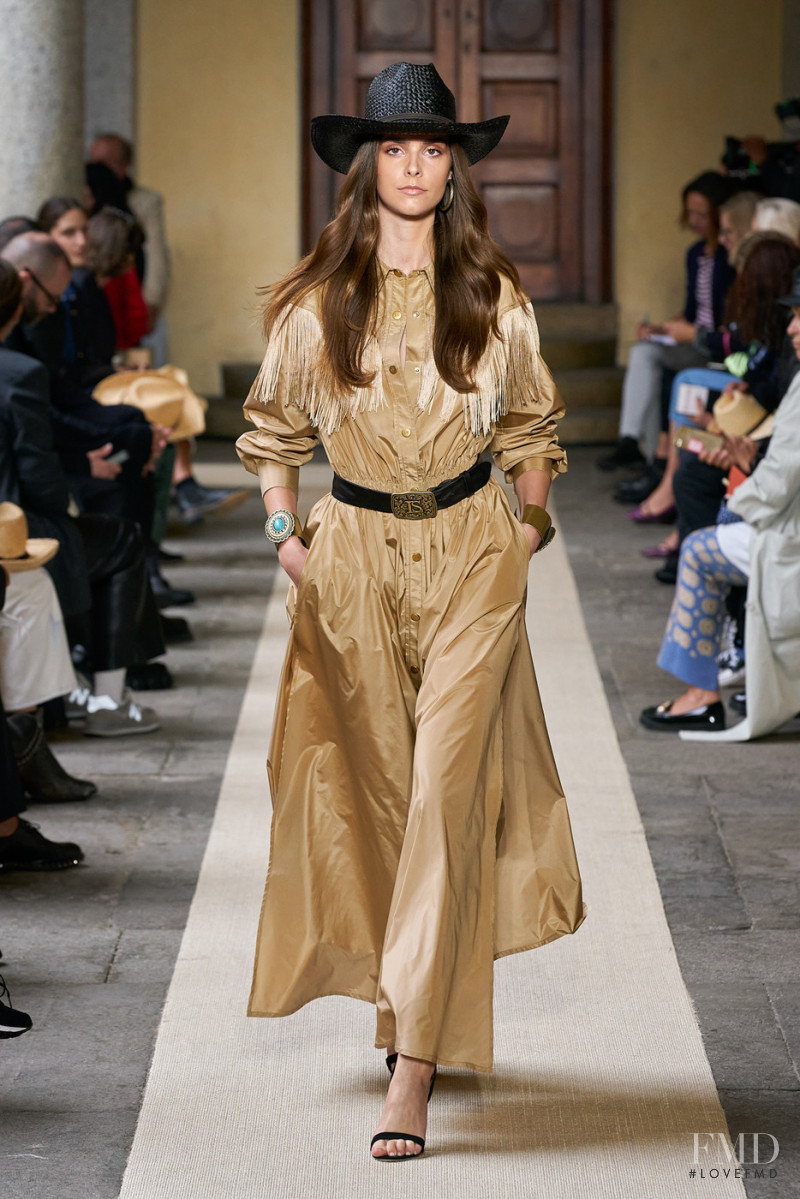 Luisa Spagnoli fashion show for Spring/Summer 2022