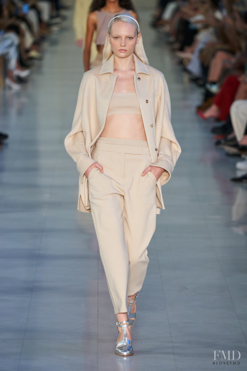 Fran Summers featured in  the Max Mara fashion show for Spring/Summer 2022
