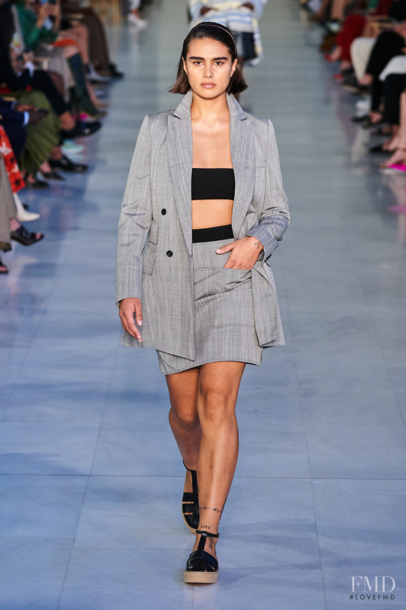 Jill Kortleve featured in  the Max Mara fashion show for Spring/Summer 2022