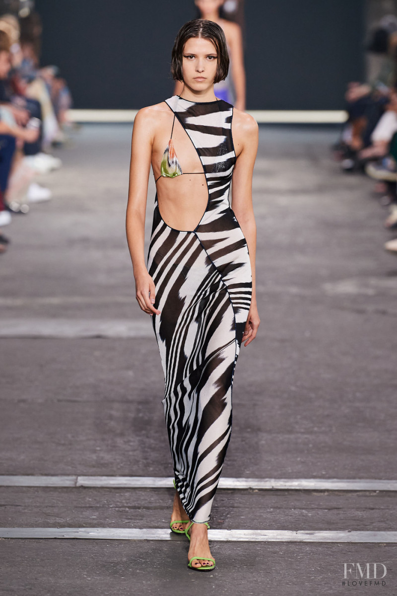 Sara Soric featured in  the Missoni fashion show for Spring/Summer 2022