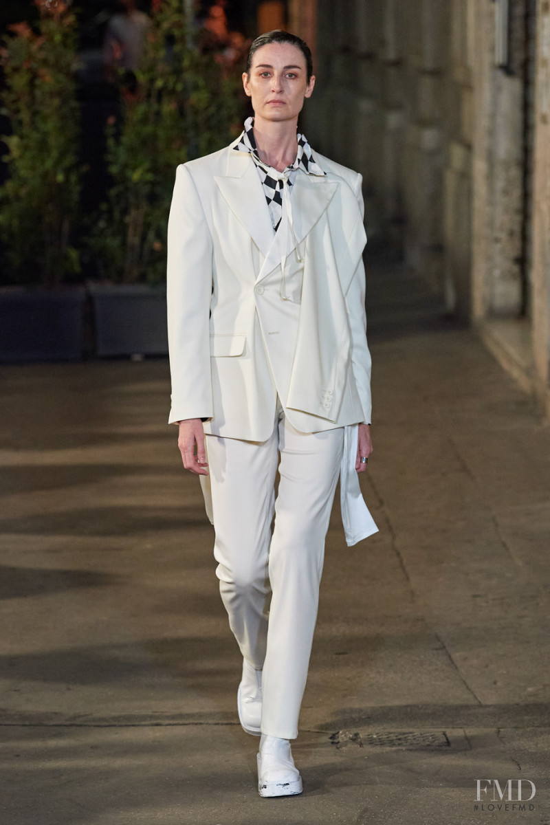 MM6 Maison Martin Margiela fashion show for Spring/Summer 2022