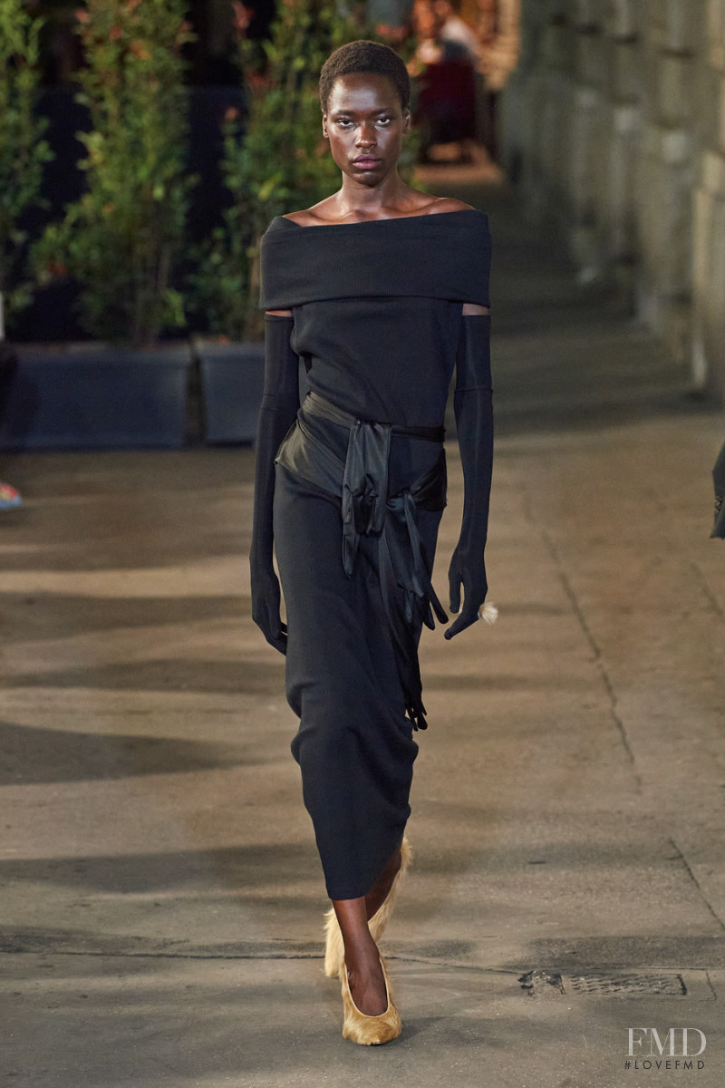 MM6 Maison Martin Margiela fashion show for Spring/Summer 2022