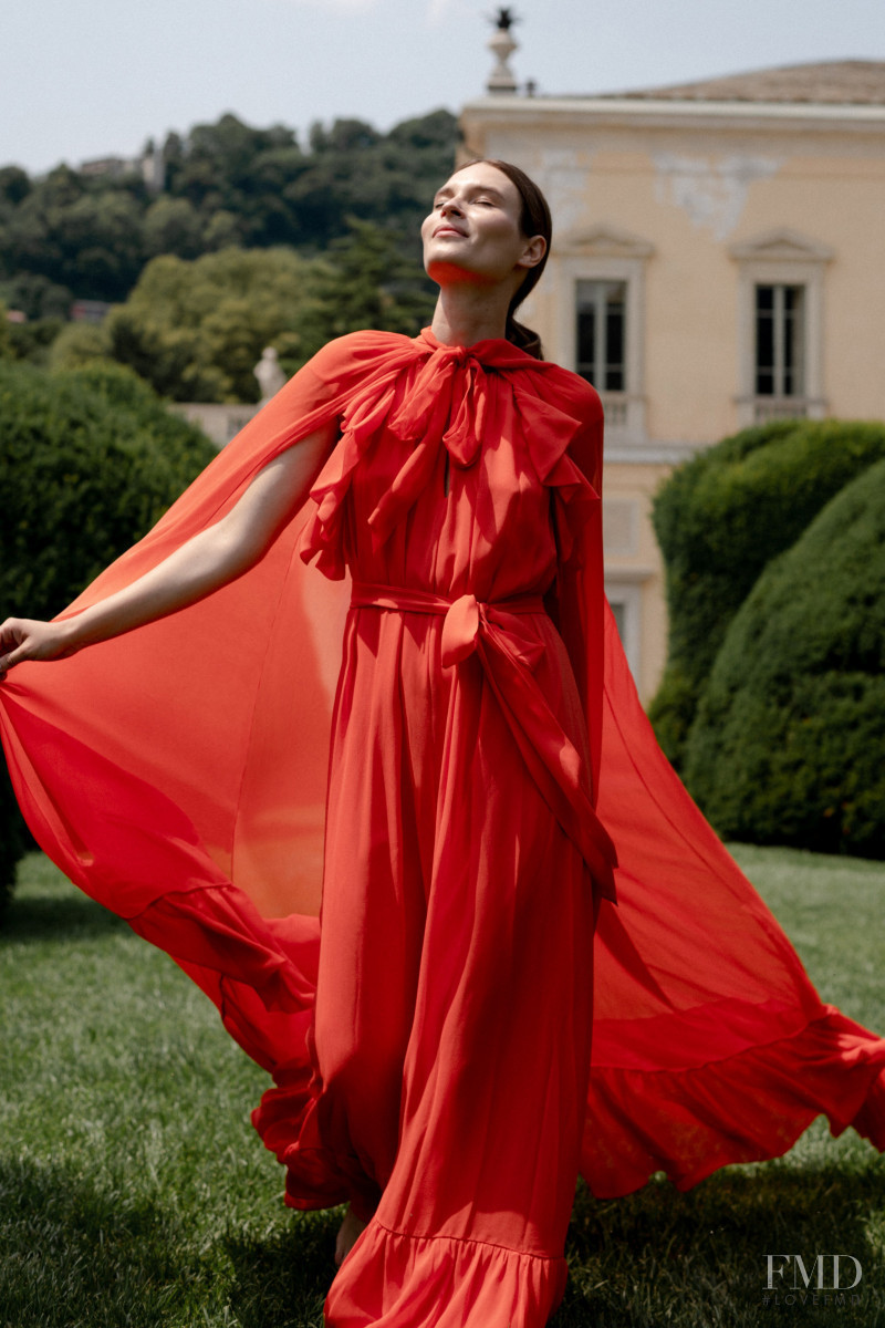 Monique Lhuillier lookbook for Spring/Summer 2022