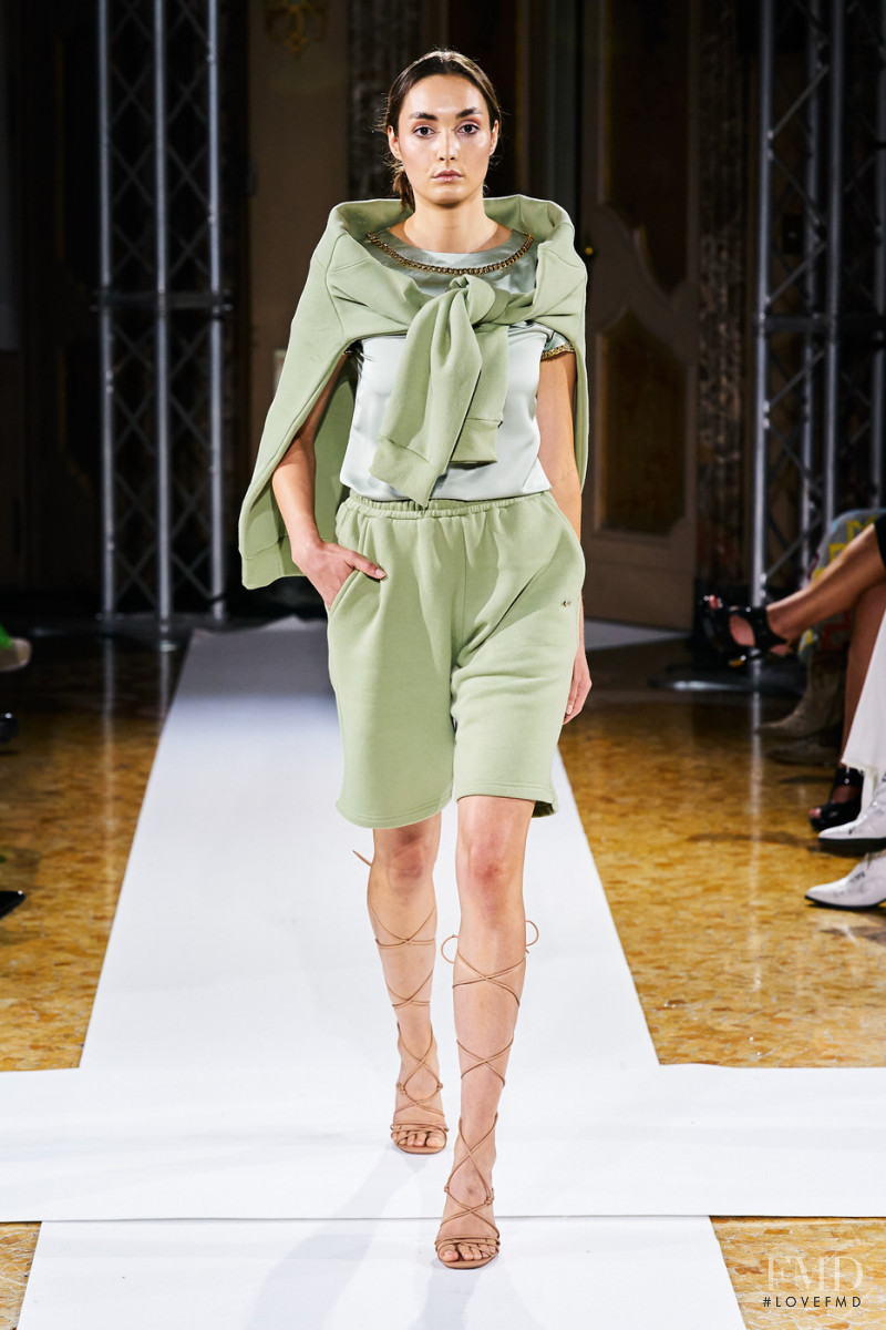 Mae Paris fashion show for Spring/Summer 2022