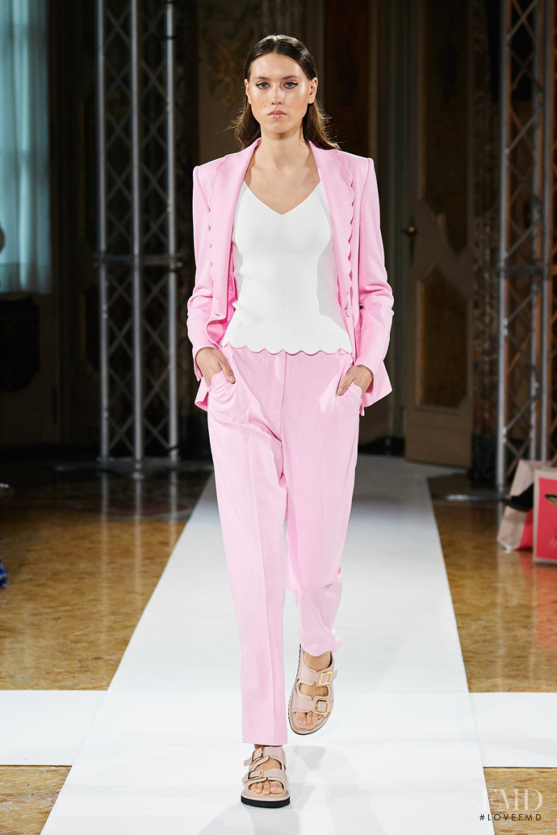 Marc Cain fashion show for Spring/Summer 2022