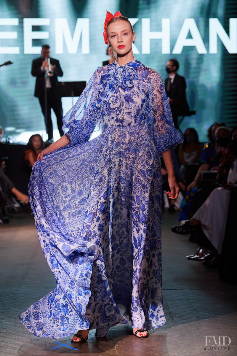 Naeem Khan fashion show for Spring/Summer 2022