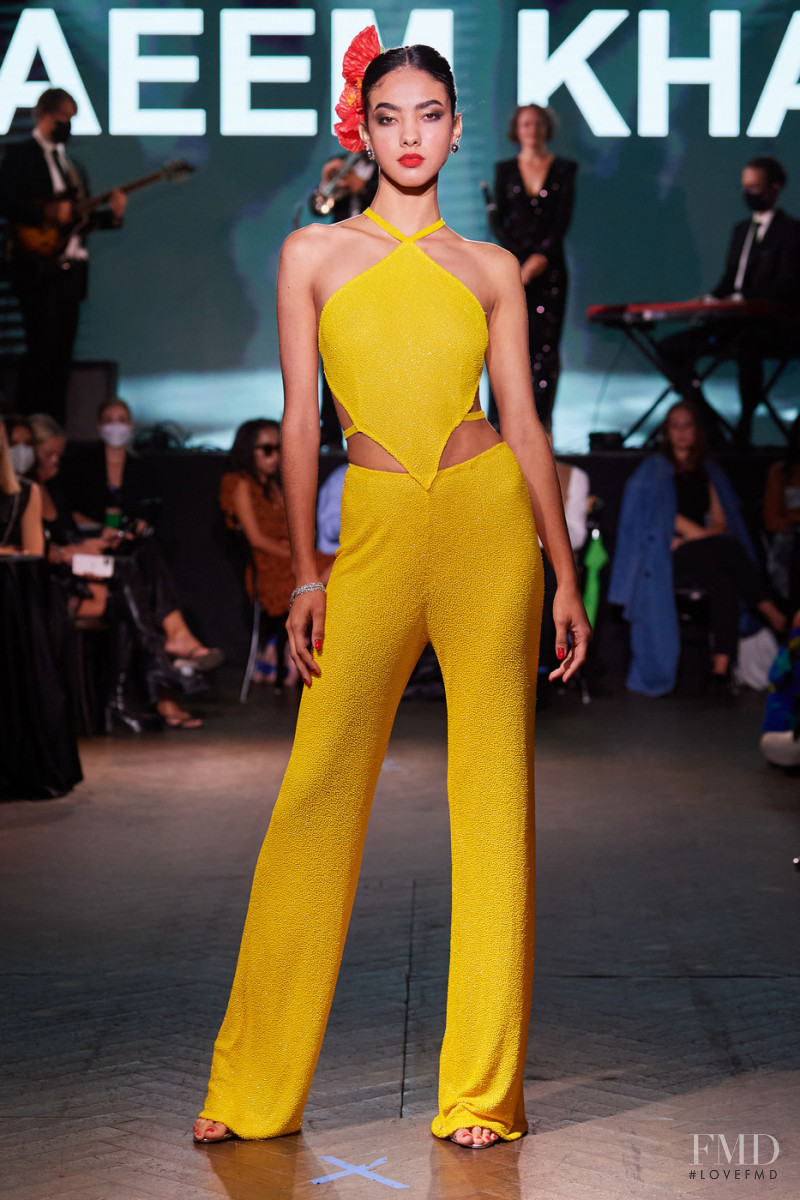 Naeem Khan fashion show for Spring/Summer 2022