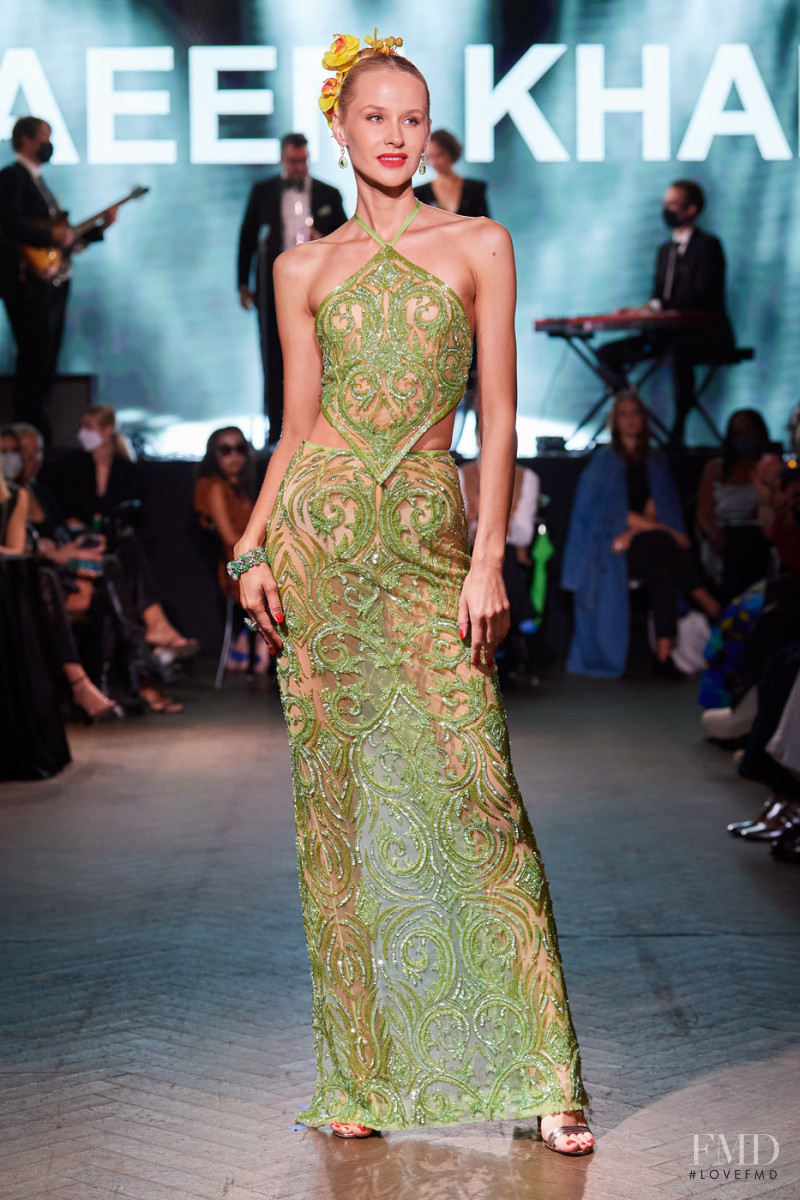 Naeem Khan fashion show for Spring/Summer 2022