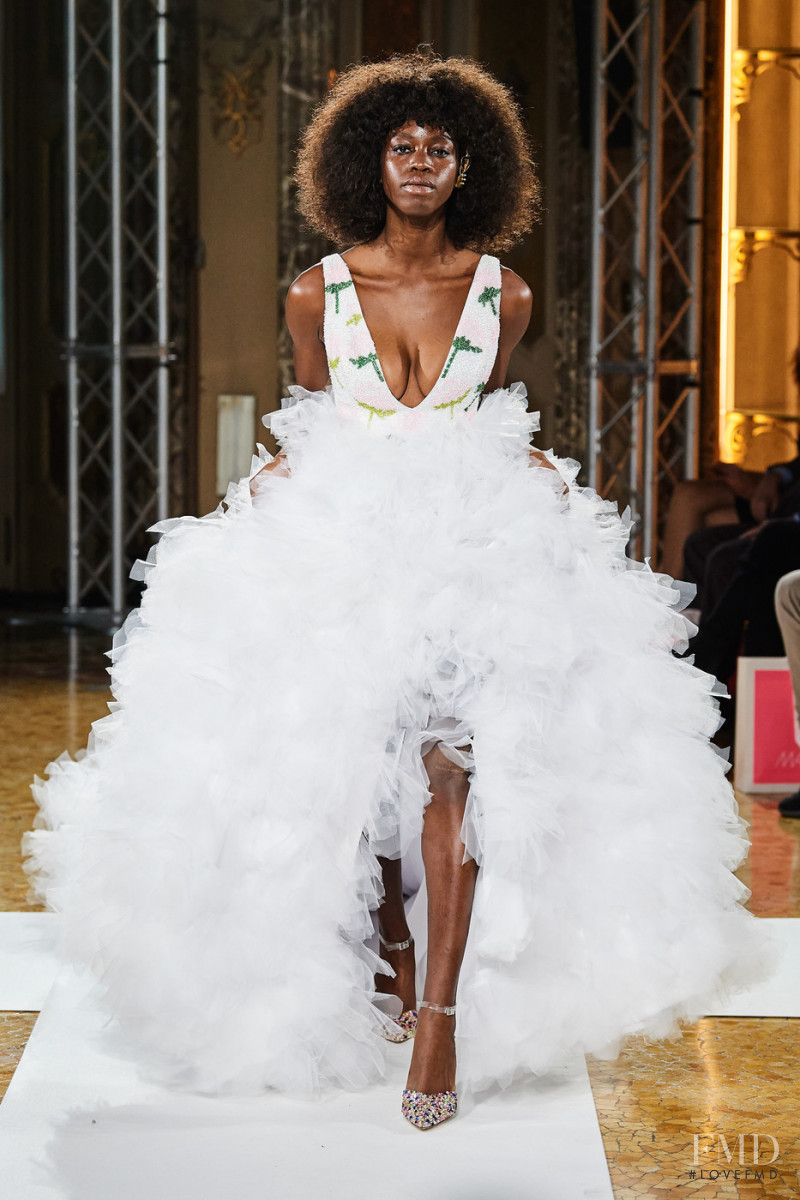 Nina Nayema fashion show for Spring/Summer 2022