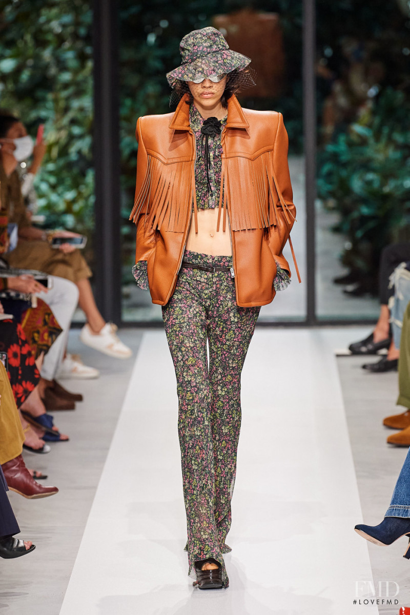 Valeria Gomez featured in  the Philosophy di Lorenzo Serafini fashion show for Spring/Summer 2022