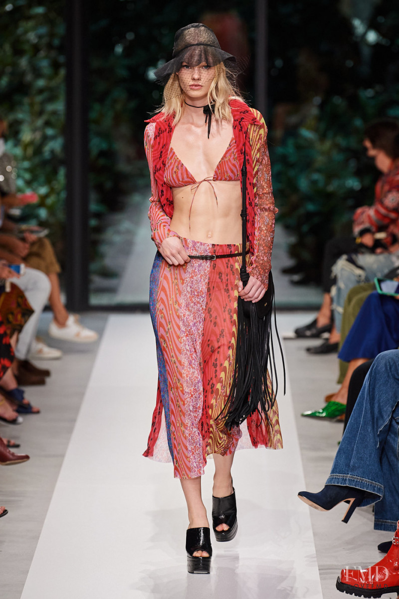 Vilma Sjöberg featured in  the Philosophy di Lorenzo Serafini fashion show for Spring/Summer 2022