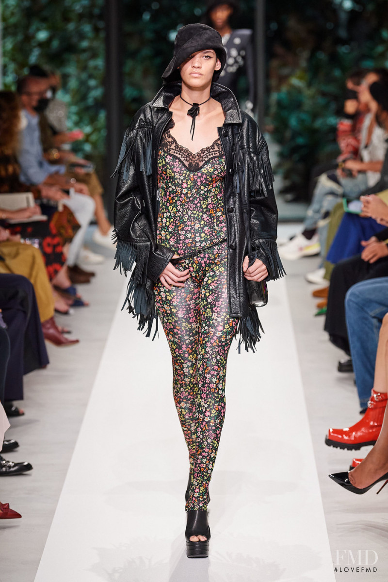 Kerolyn Soares featured in  the Philosophy di Lorenzo Serafini fashion show for Spring/Summer 2022