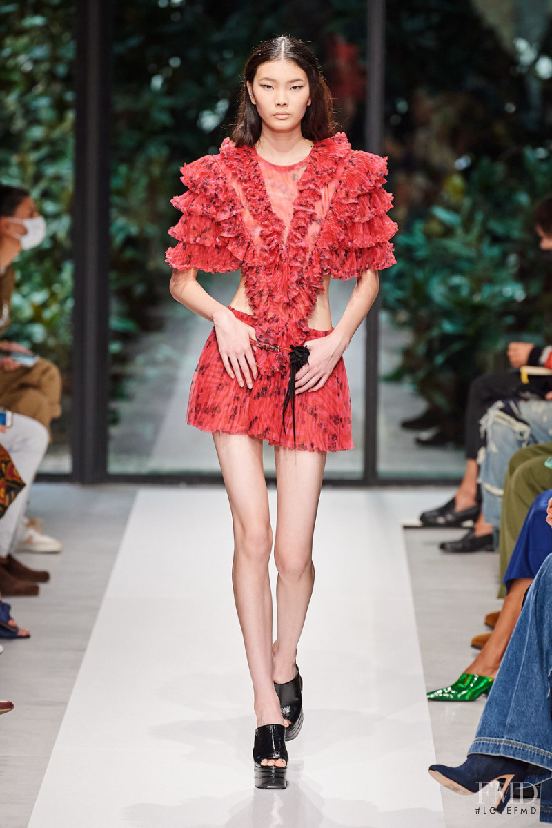 Sherry Shi featured in  the Philosophy di Lorenzo Serafini fashion show for Spring/Summer 2022