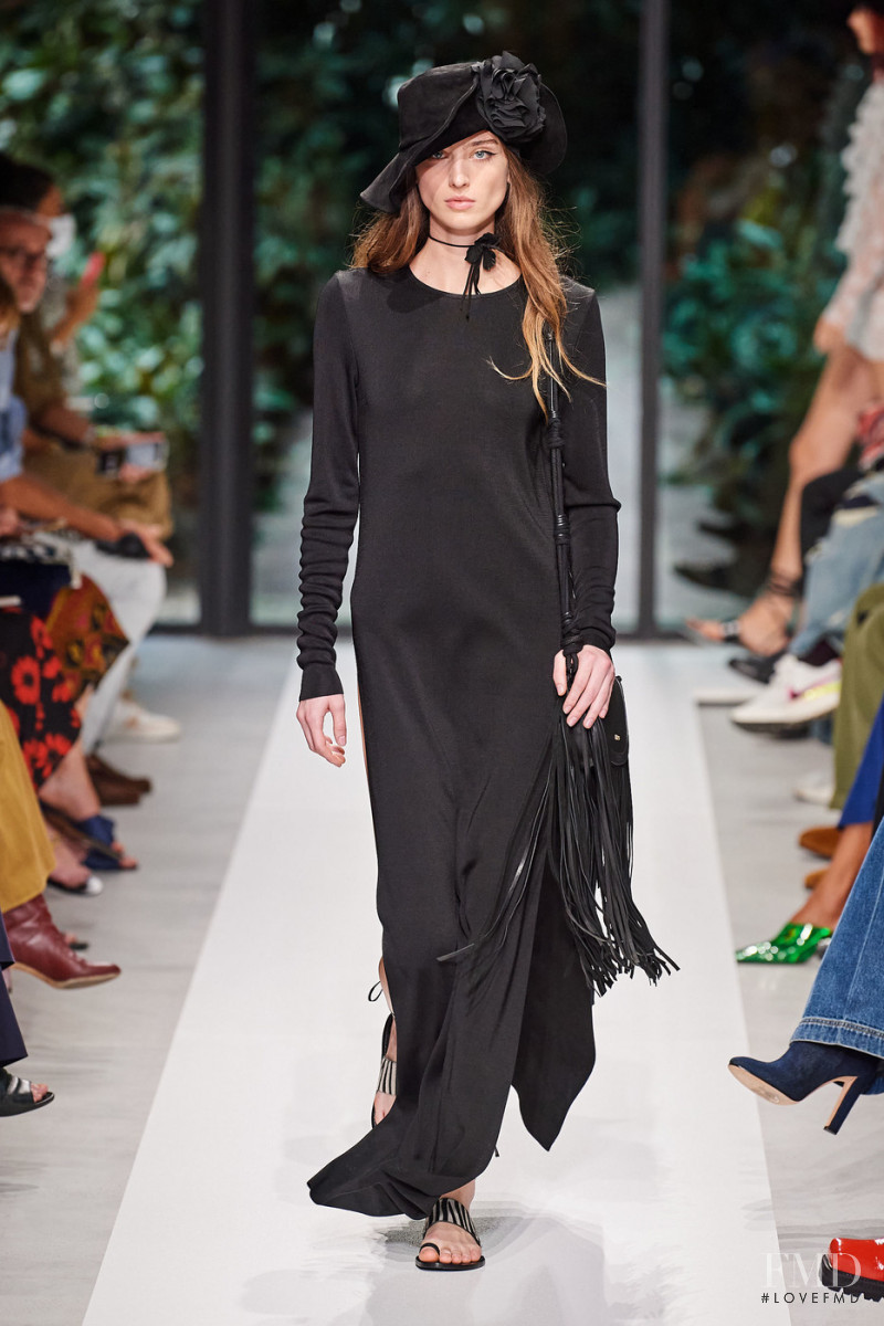 Claire Delozier featured in  the Philosophy di Lorenzo Serafini fashion show for Spring/Summer 2022