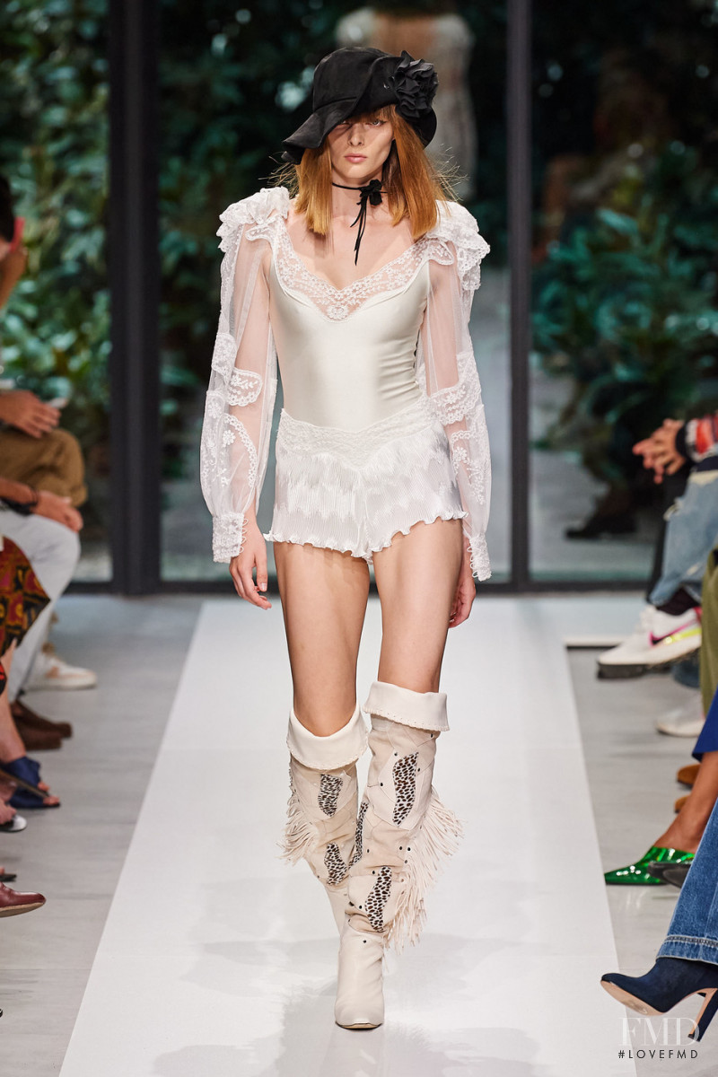 Aylah Peterson featured in  the Philosophy di Lorenzo Serafini fashion show for Spring/Summer 2022