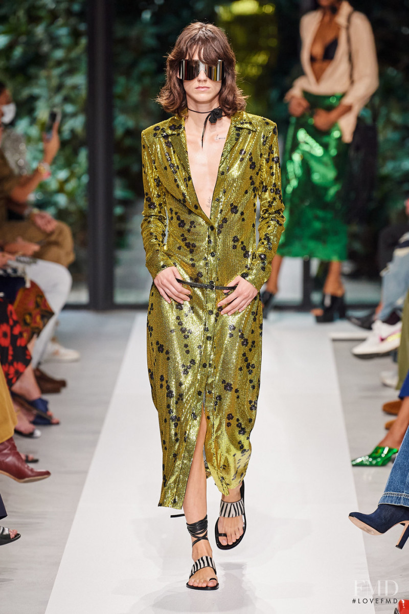 Miriam Sanchez featured in  the Philosophy di Lorenzo Serafini fashion show for Spring/Summer 2022