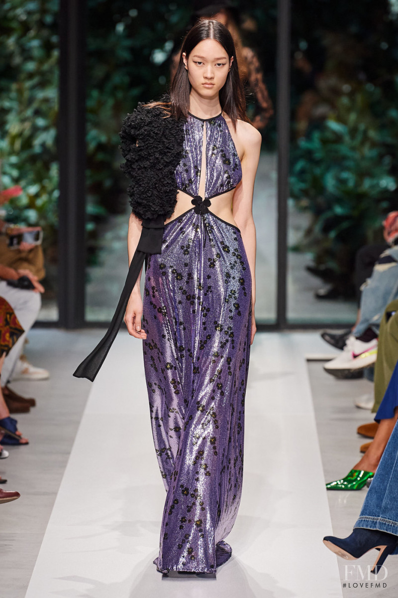 Chloe Oh featured in  the Philosophy di Lorenzo Serafini fashion show for Spring/Summer 2022