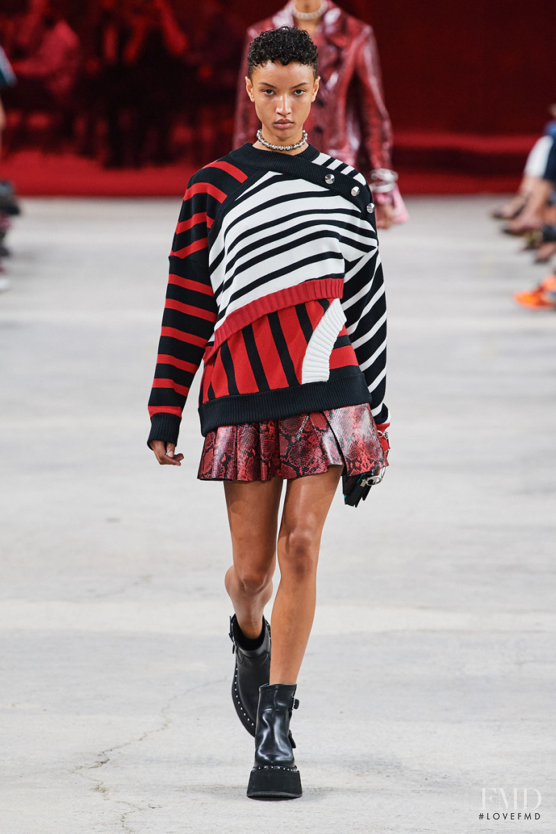 Georgia Palmer featured in  the Ports 1961 fashion show for Spring/Summer 2023