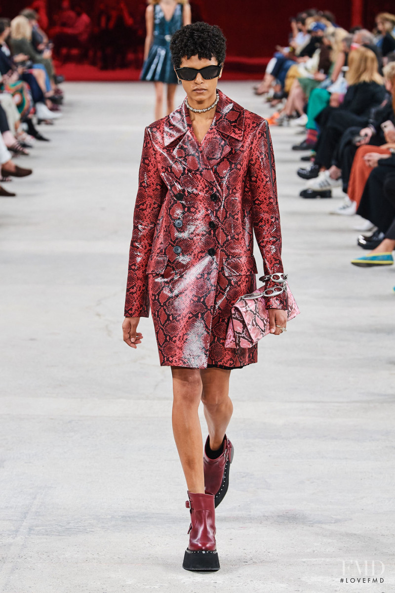 Laiza de Moura featured in  the Ports 1961 fashion show for Spring/Summer 2023
