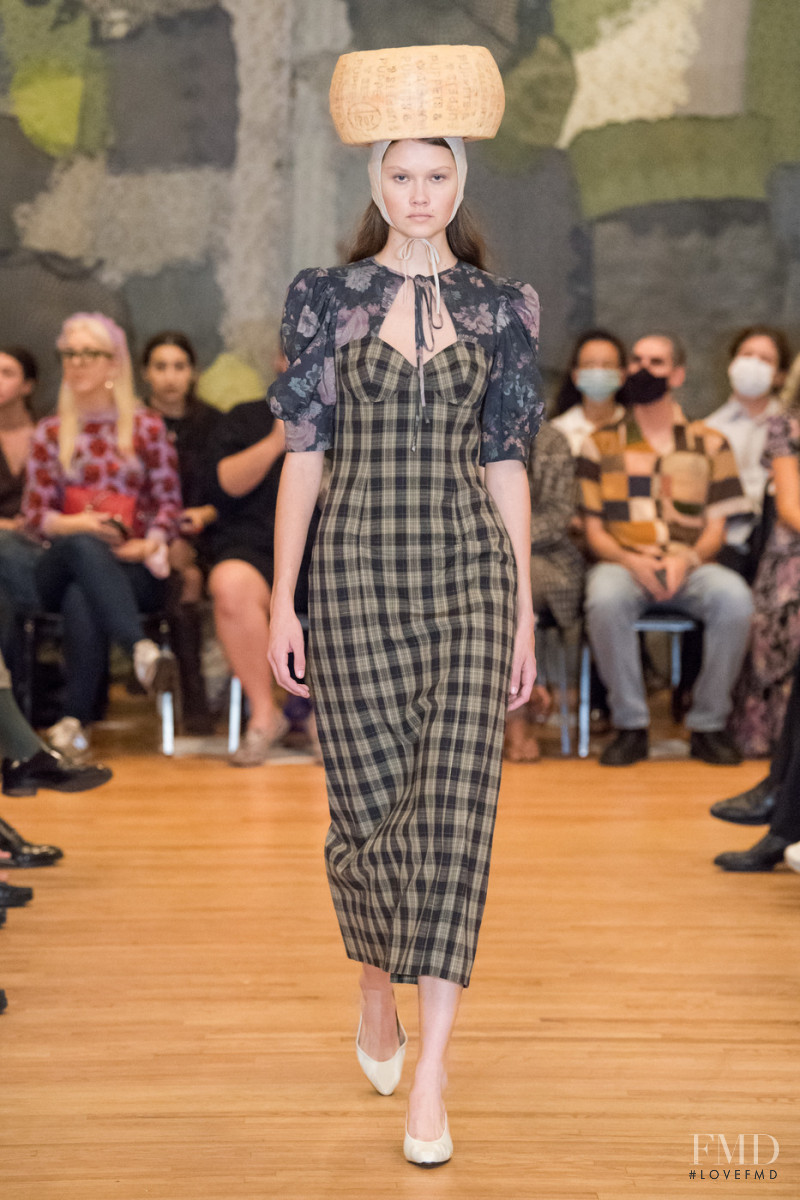Puppets and Puppets fashion show for Spring/Summer 2022