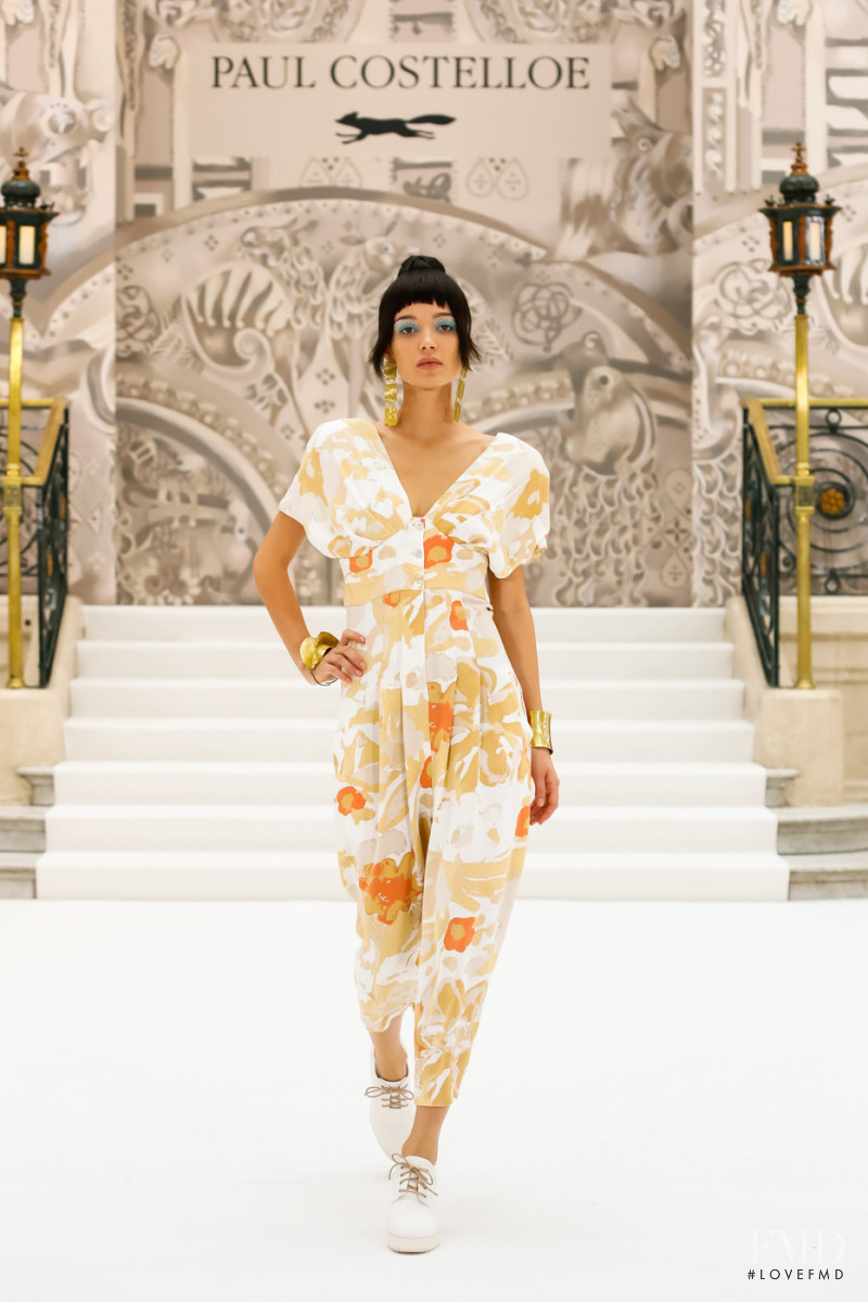 Paul Costelloe fashion show for Spring/Summer 2022