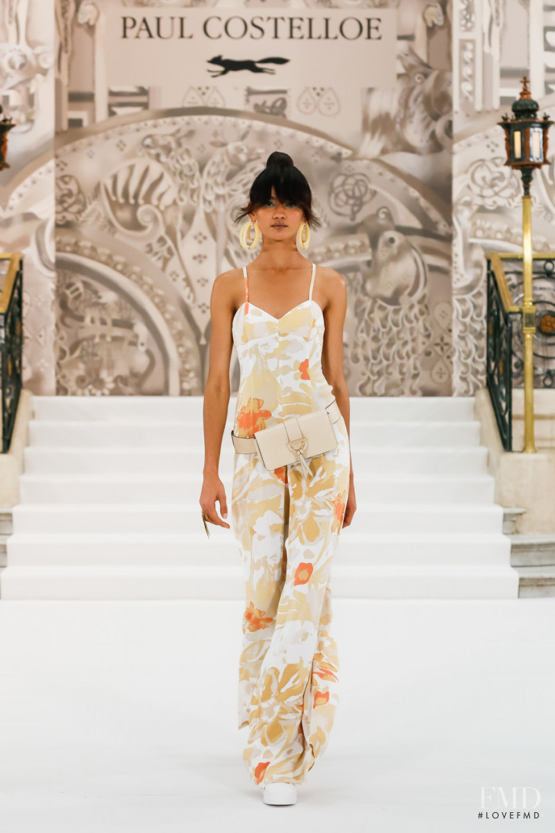 Paul Costelloe fashion show for Spring/Summer 2022