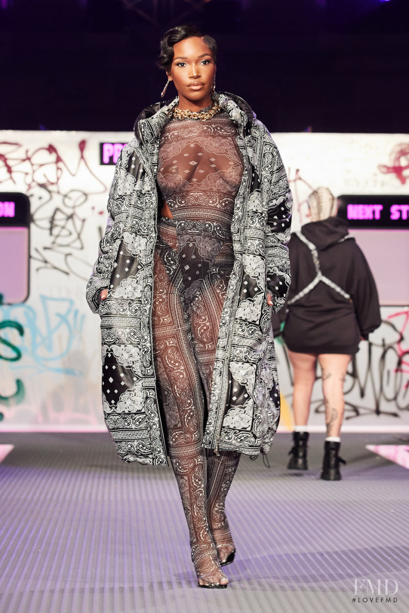 PrettyLittleThing fashion show for Spring/Summer 2022