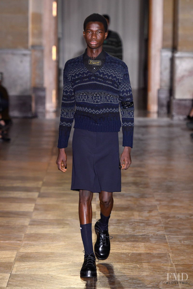 Raf Simons fashion show for Spring/Summer 2022