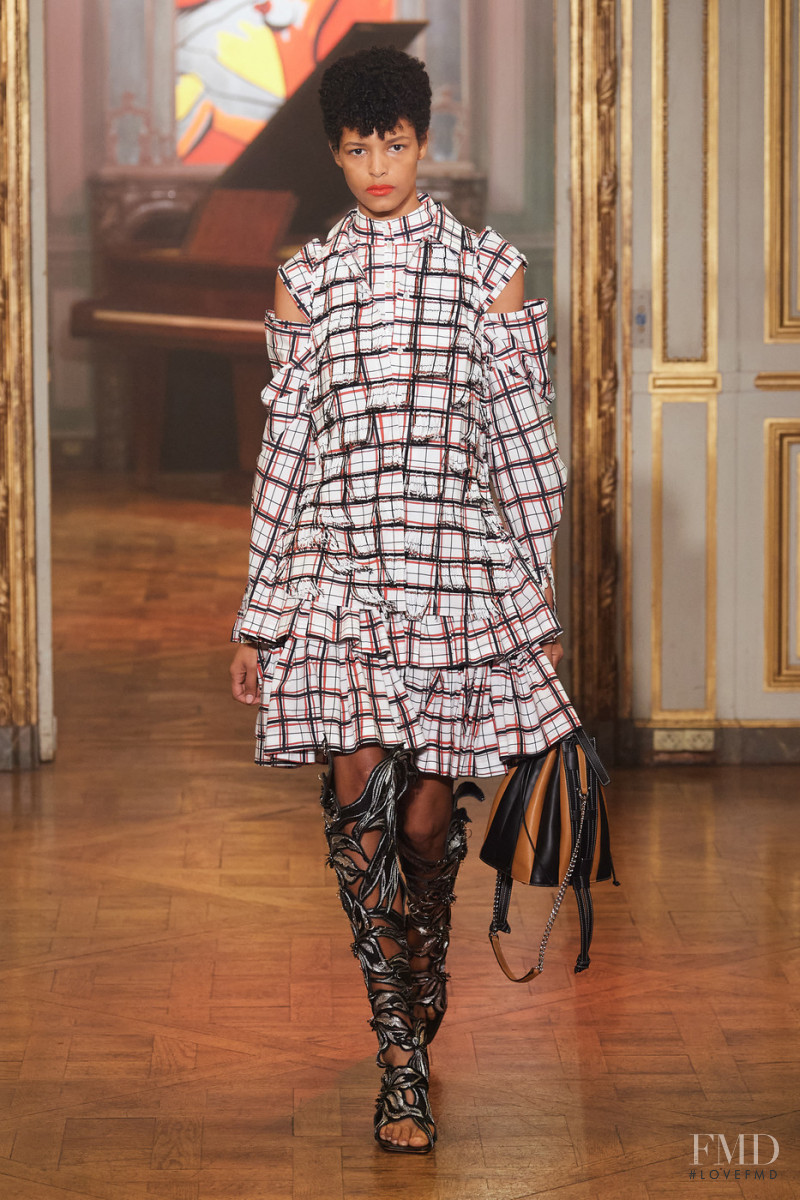 Laiza de Moura featured in  the Rochas fashion show for Spring/Summer 2022