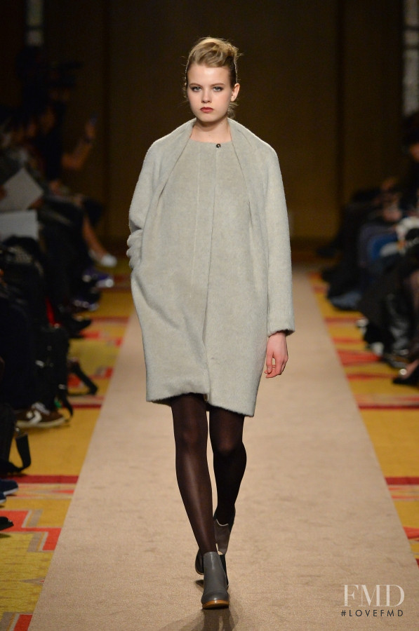 support surface fashion show for Autumn/Winter 2014