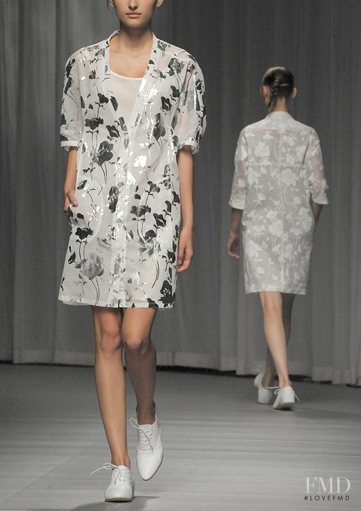 support surface fashion show for Spring/Summer 2011