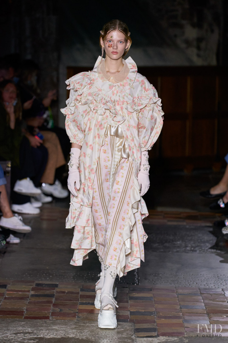 Sophia Enggaard featured in  the Simone Rocha fashion show for Spring/Summer 2022