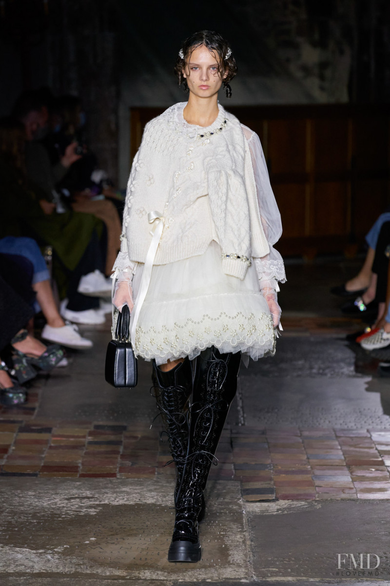 Giselle Norman featured in  the Simone Rocha fashion show for Spring/Summer 2022