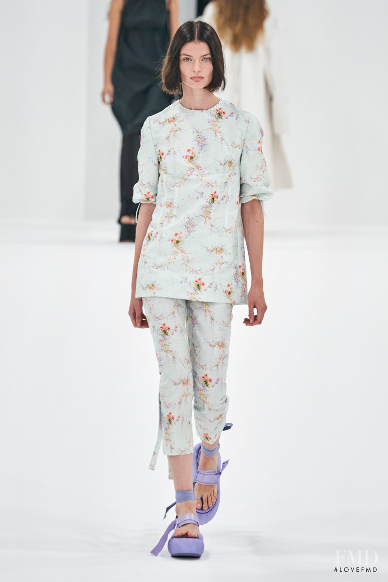 Mila van Eeten featured in  the Sportmax fashion show for Spring/Summer 2022