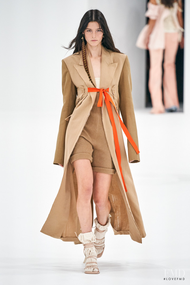 Effie Steinberg featured in  the Sportmax fashion show for Spring/Summer 2022