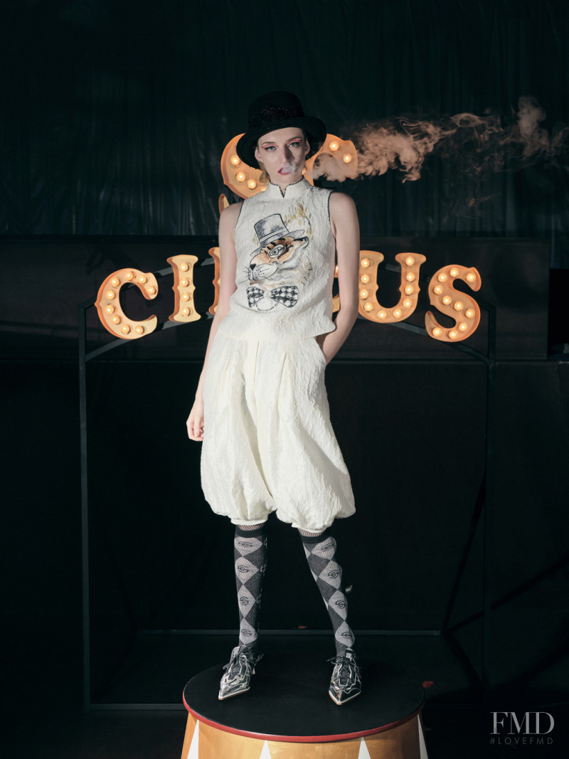 Shiatzy Chen lookbook for Spring/Summer 2022