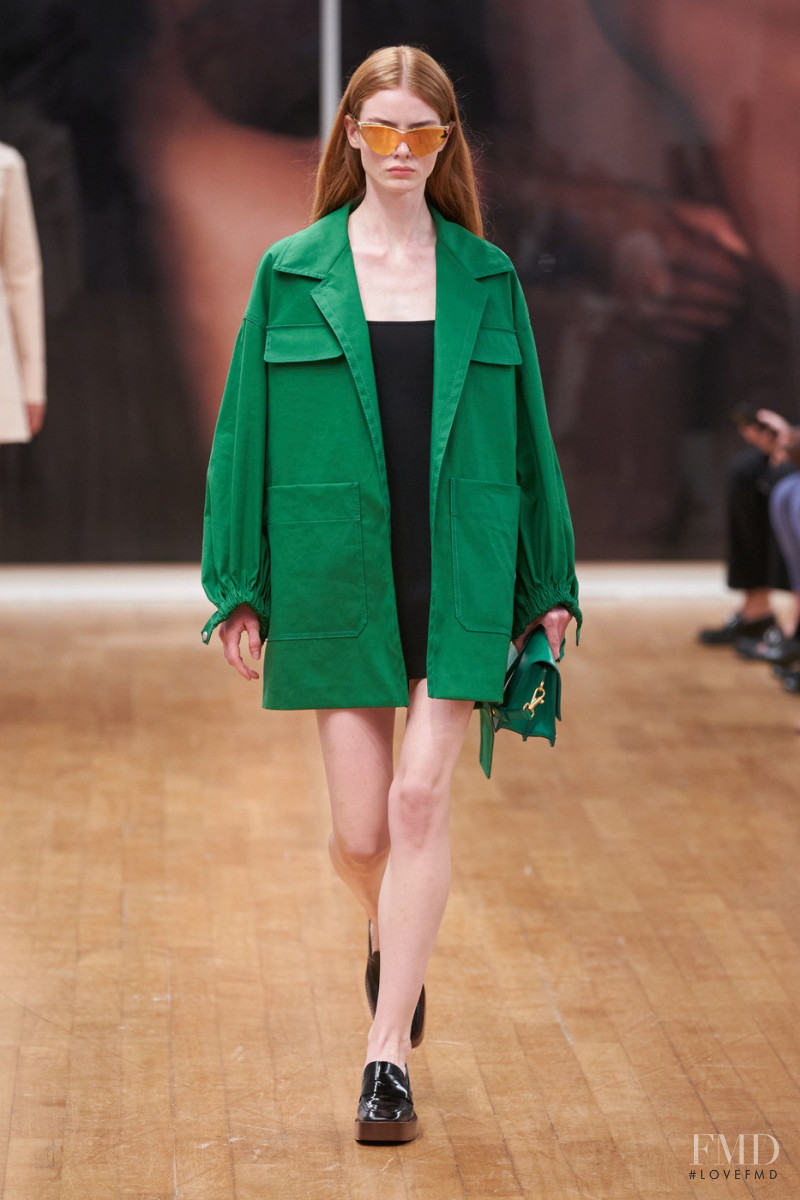 Alyda Grace Carder featured in  the Tod\'s fashion show for Spring/Summer 2022