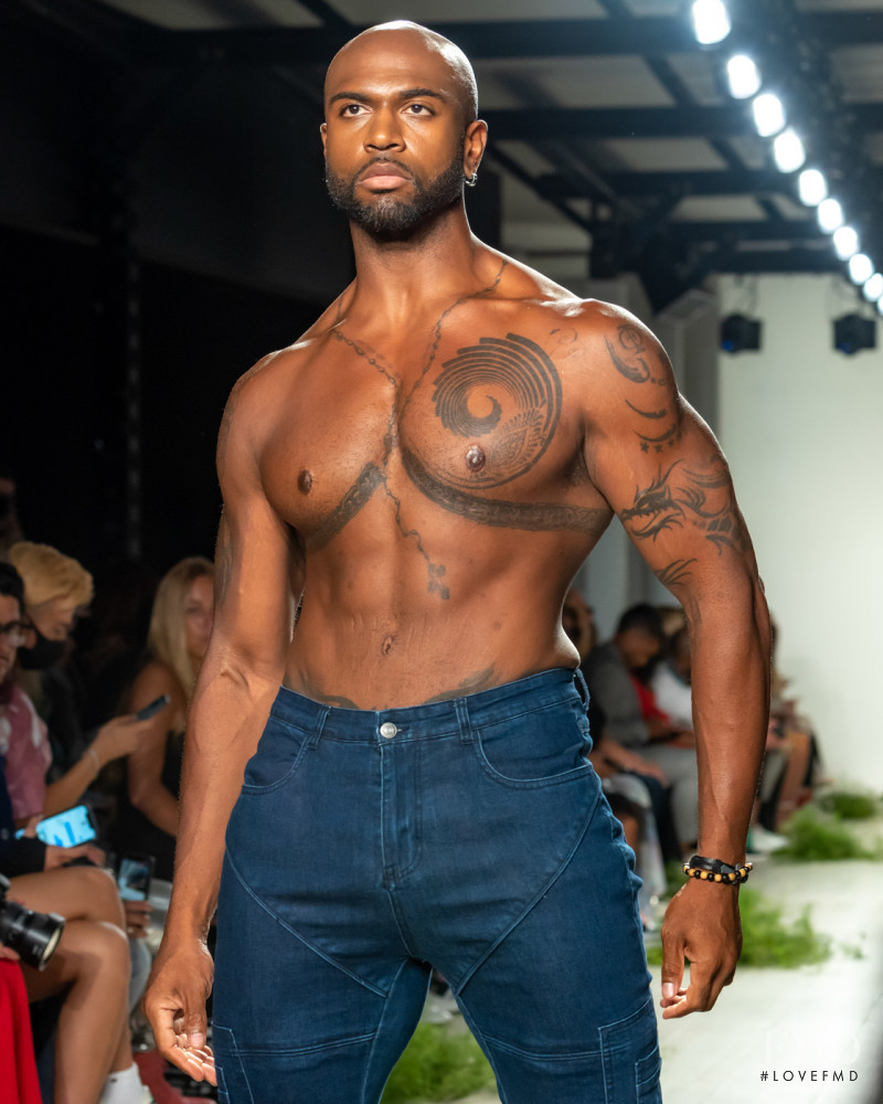 TASOU - The Athletic Side Of Us fashion show for Spring/Summer 2022