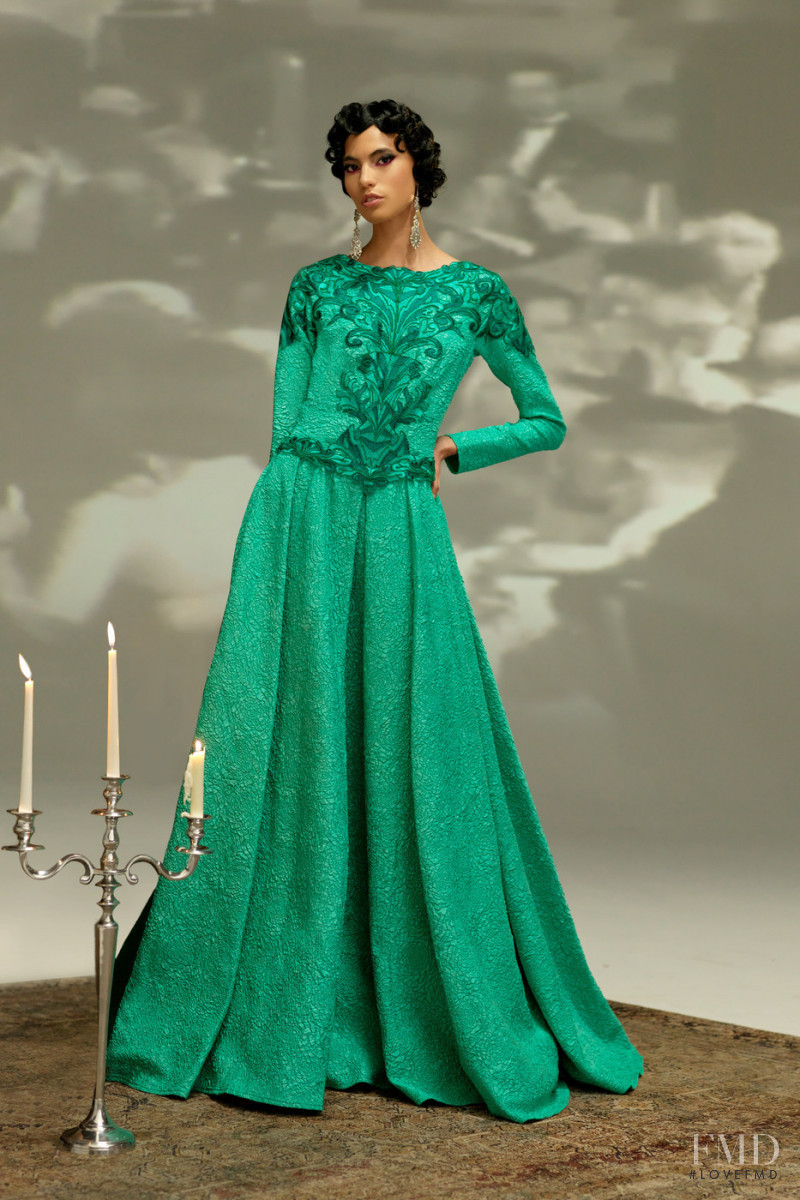 Tadashi Shoji lookbook for Spring/Summer 2022